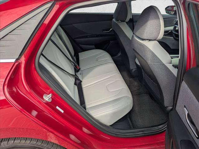 Used 2023 Hyundai Elantra Limited FWD image 18