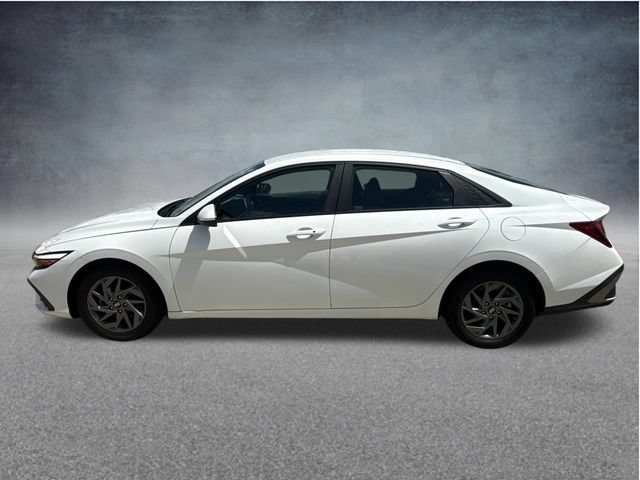 Used 2024 Hyundai Elantra SEL FWD image 6