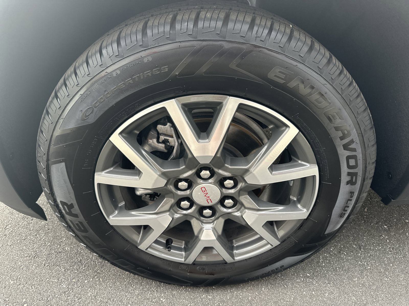 Used 2022 GMC Acadia SLE image 32