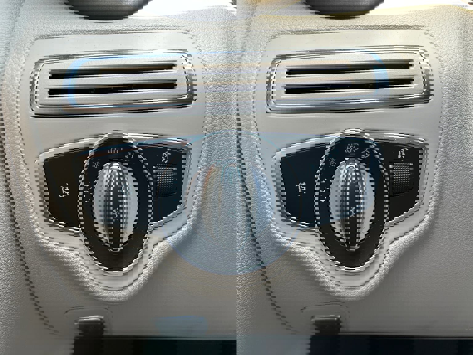 Used 2018 Mercedes-Benz C 300 Sedan image 25