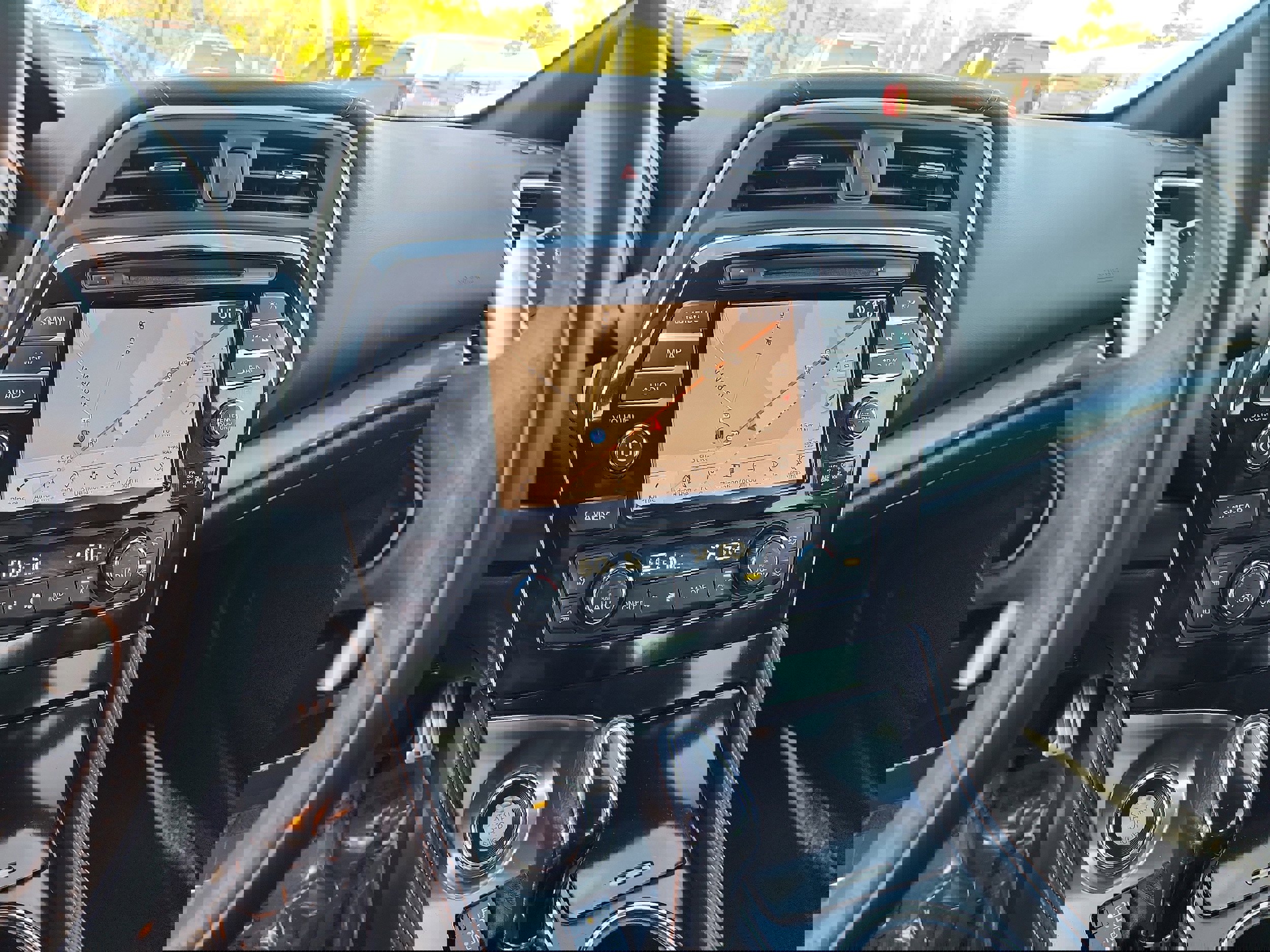 Used 2019 Nissan Maxima SR w/ Premium Package image 17