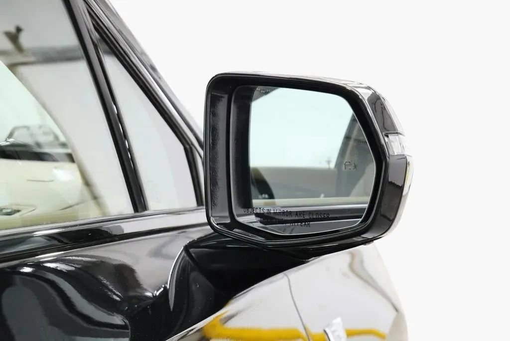 Used 2023 Cadillac XT6 Sport w/ Platinum Package image 37