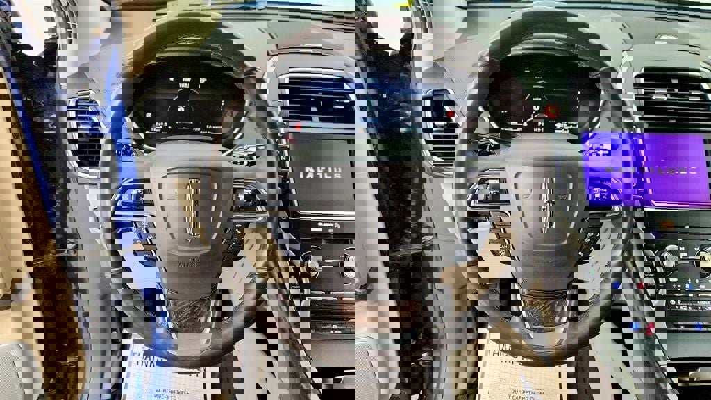 Used 2019 Lincoln Nautilus Reserve w/ Ultimate Package image 13