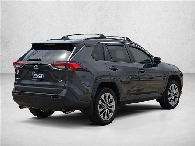 Used 2021 Toyota RAV4 XLE Premium FWD image 5