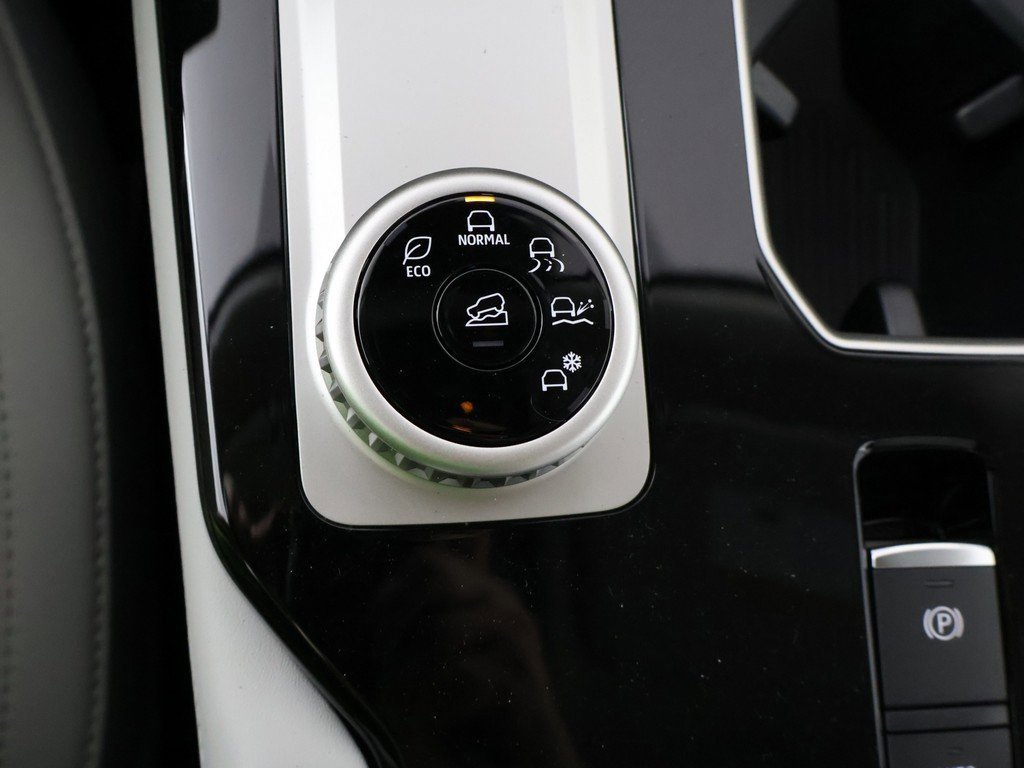 New 2025 Mitsubishi Outlander SE image 56