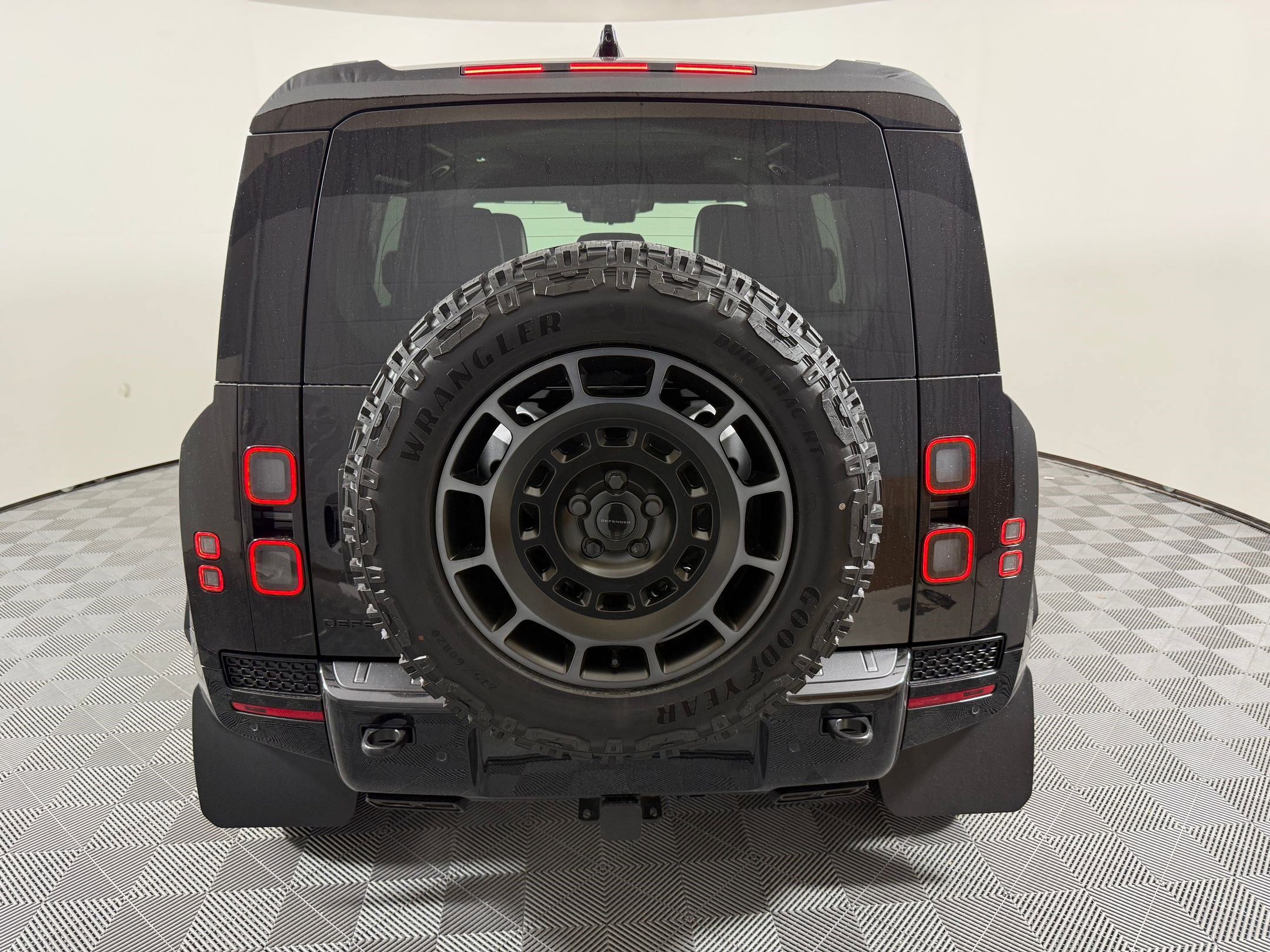 New 2026 Land Rover Defender 110 OCTA AWD/4WD image 11