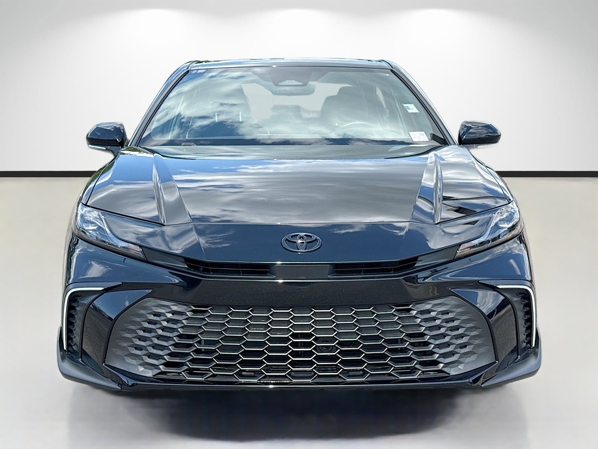 Used 2026 Toyota Camry SE w/ Multimedia Upgrade Package FWD image 8