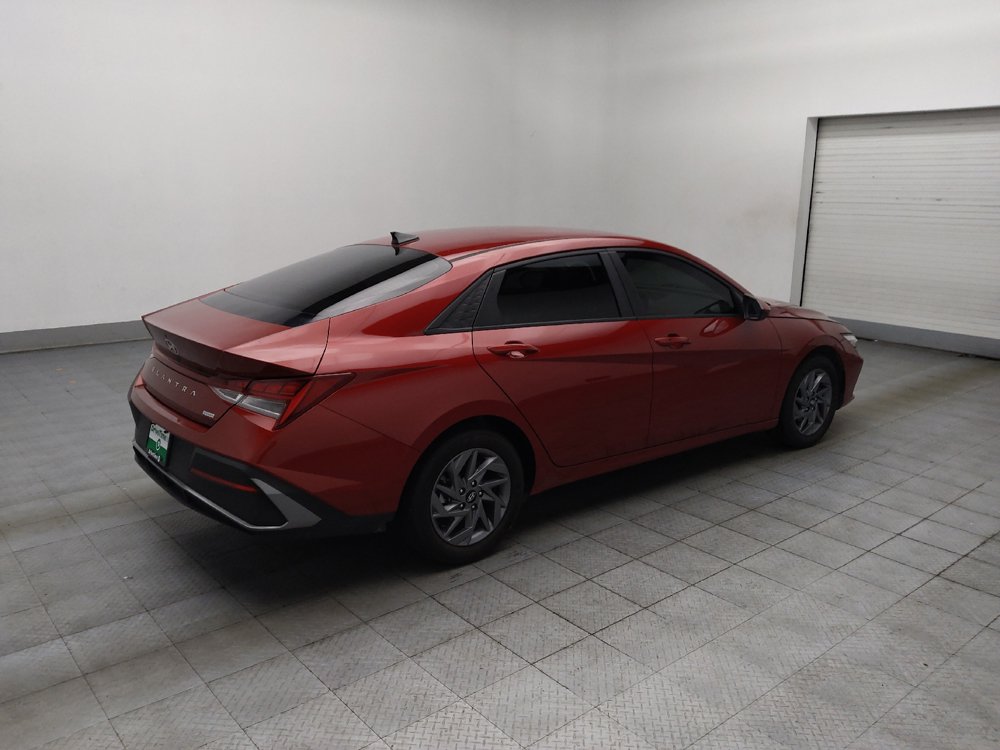Used 2024 Hyundai Elantra Blue FWD image 10