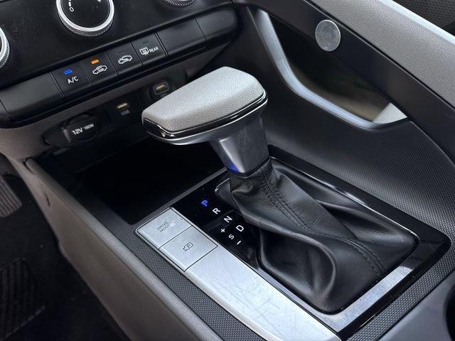 Used 2021 Hyundai Elantra SE FWD image 18