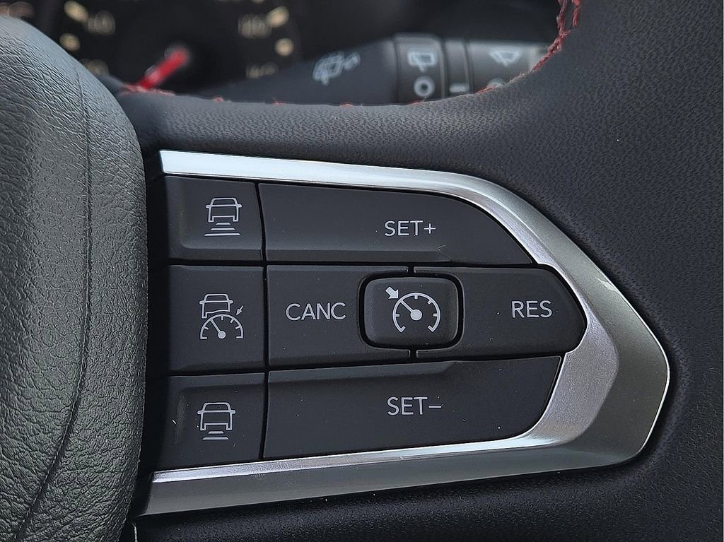 Used 2025 Jeep Compass Trailhawk w/ Sun & Sound Group image 34