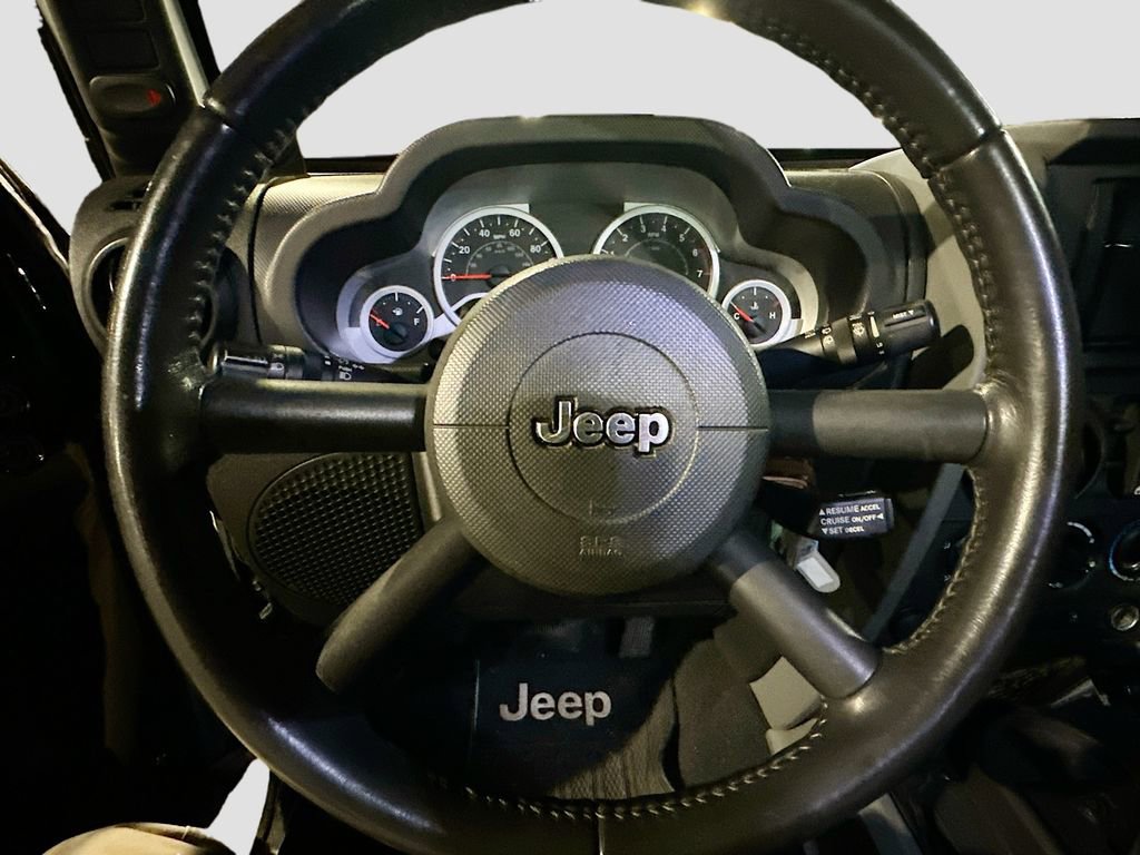 Used 2010 Jeep Wrangler Unlimited Rubicon image 12