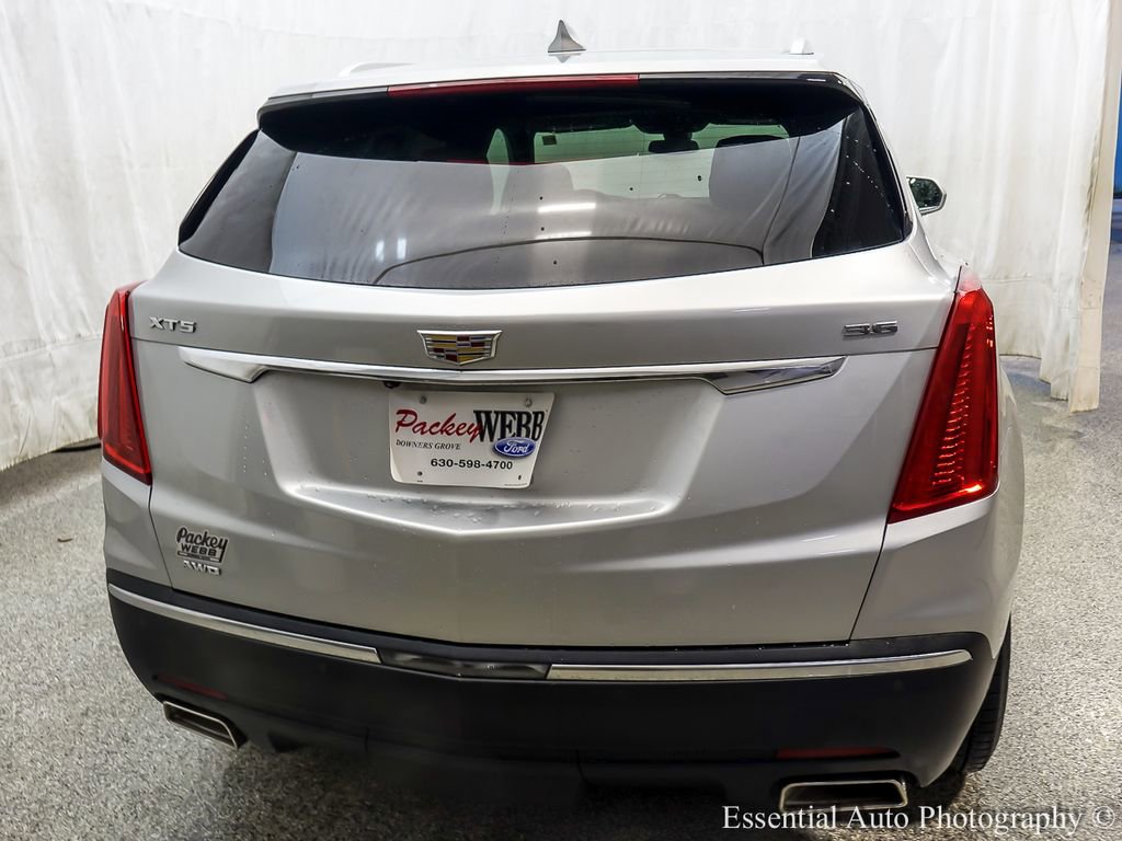 Used 2017 Cadillac XT5 Luxury w/ Driver Awareness Package AWD/4WD image 7