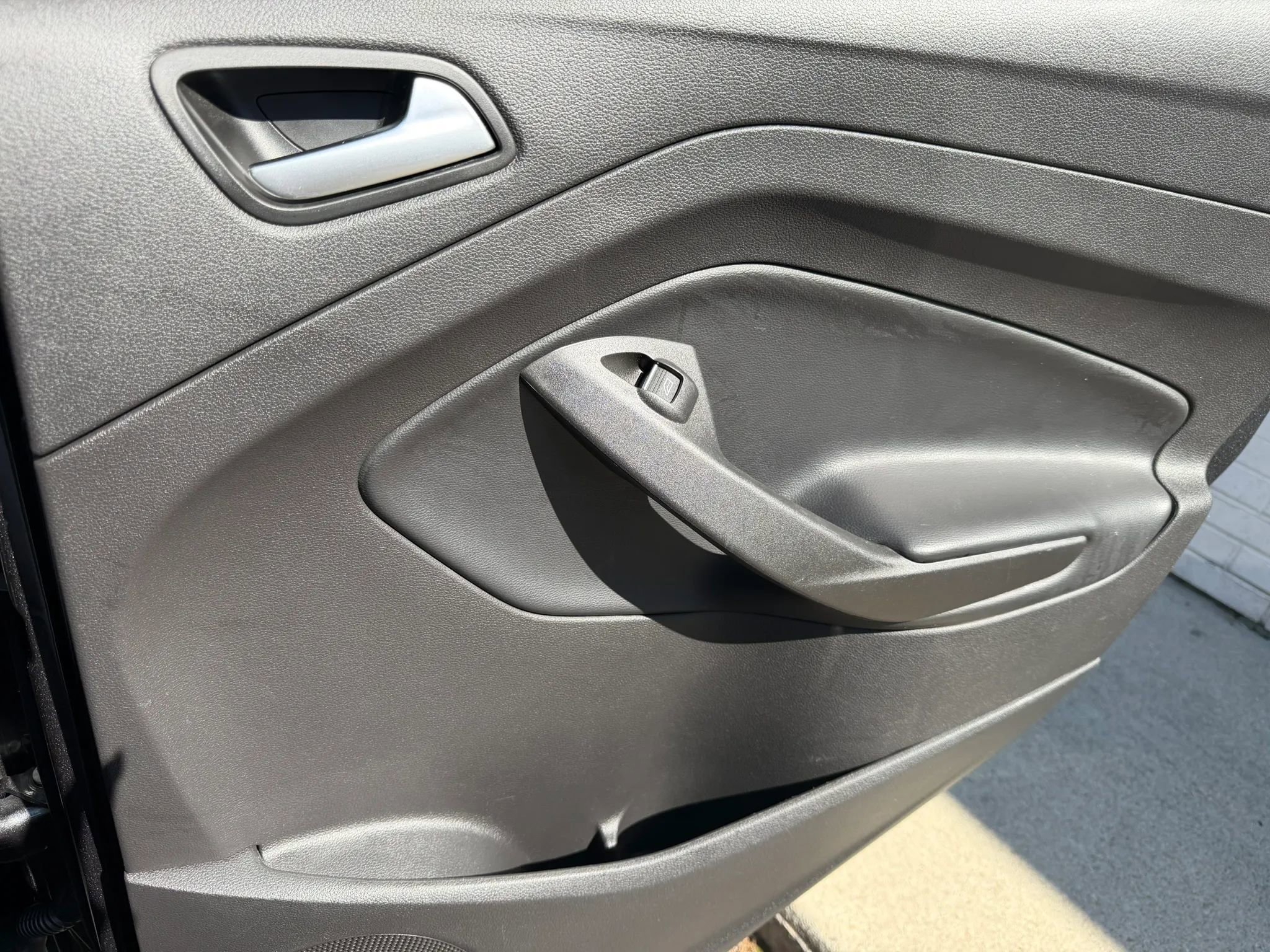 Used 2019 Ford Escape SE FWD image 11