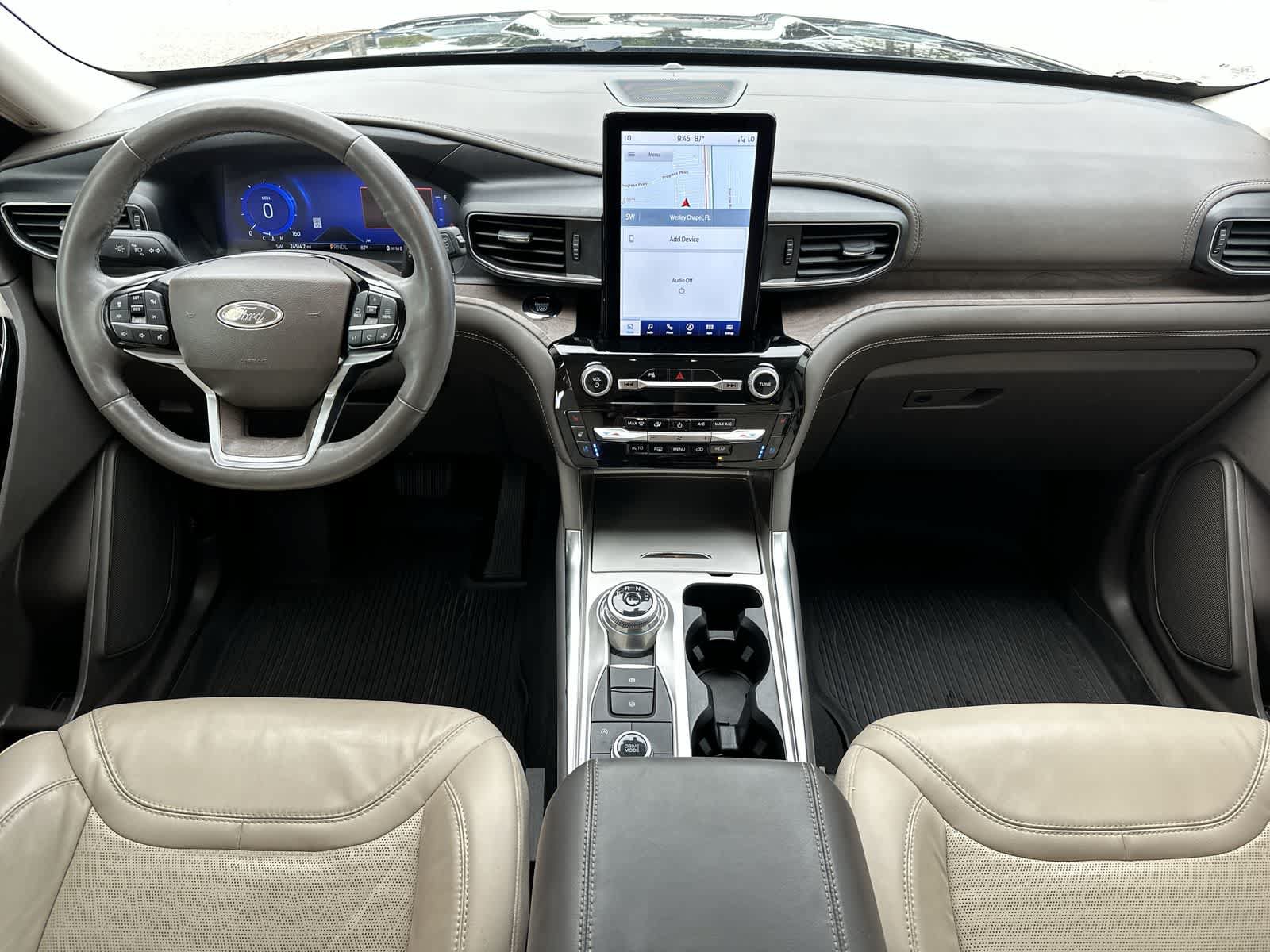 Used 2023 Ford Explorer Platinum w/ Technology Package AWD/4WD image 19