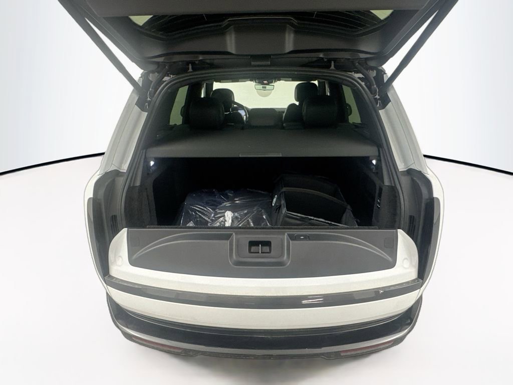 New 2026 Land Rover Range Rover SE image 25