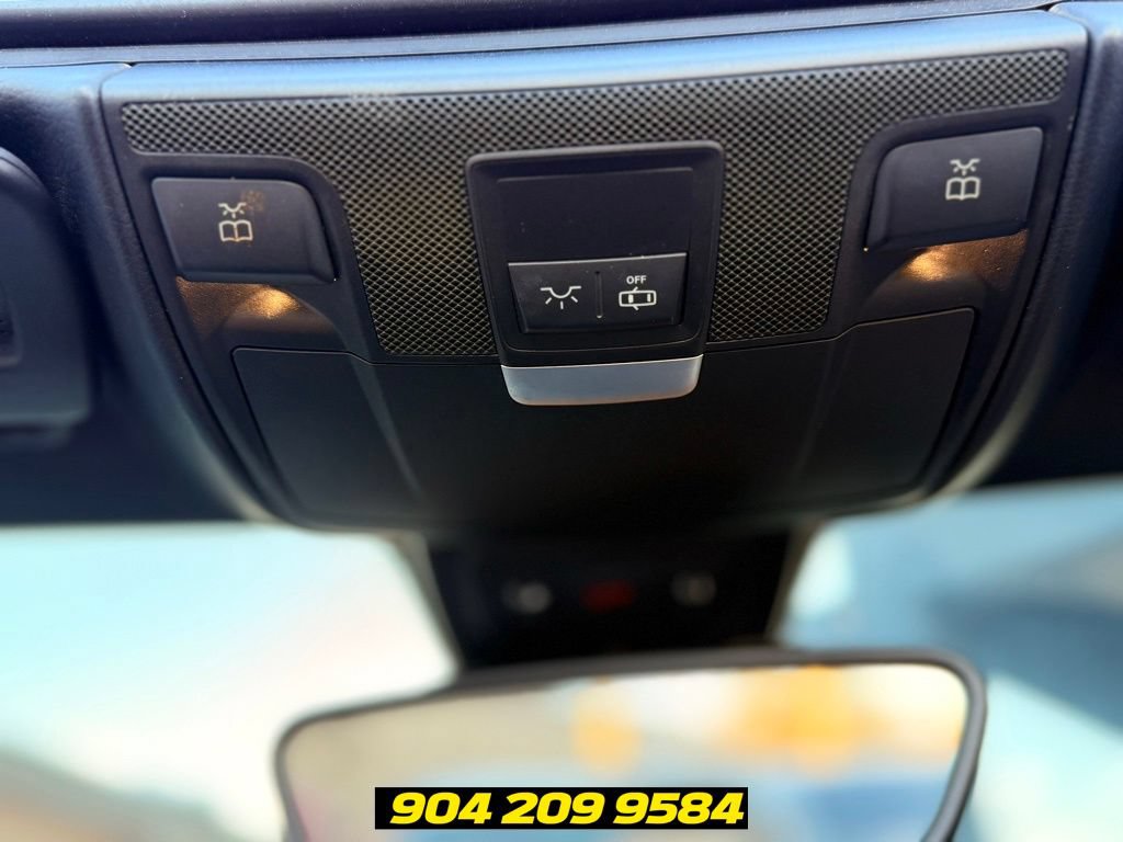 Used 2018 Mercedes-Benz SLC 300 image 21