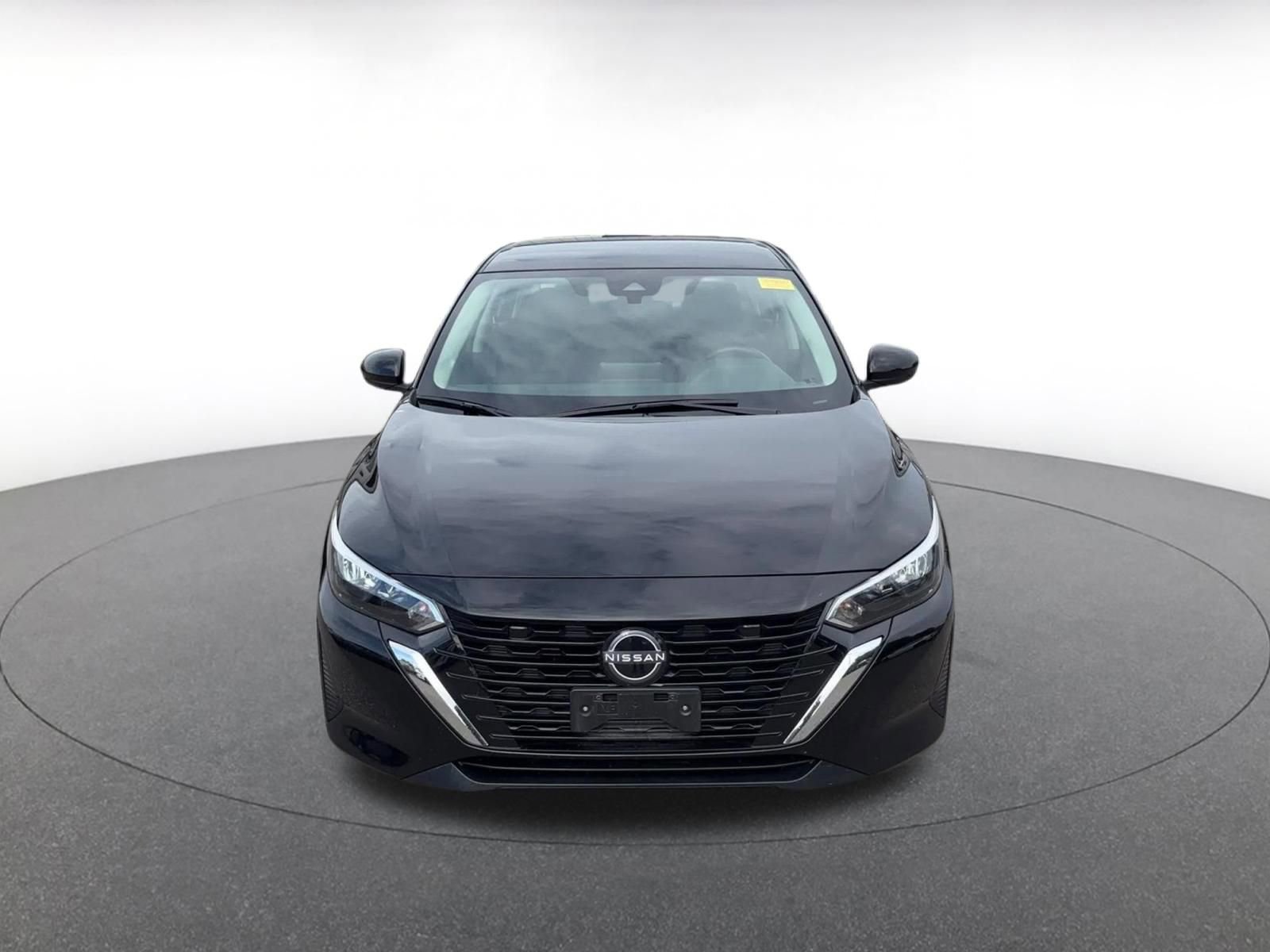 Used 2025 Nissan Sentra SV FWD image 3
