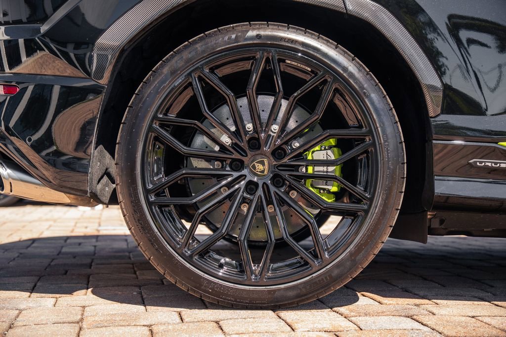 Used 2026 Lamborghini Urus Performante AWD/4WD image 13