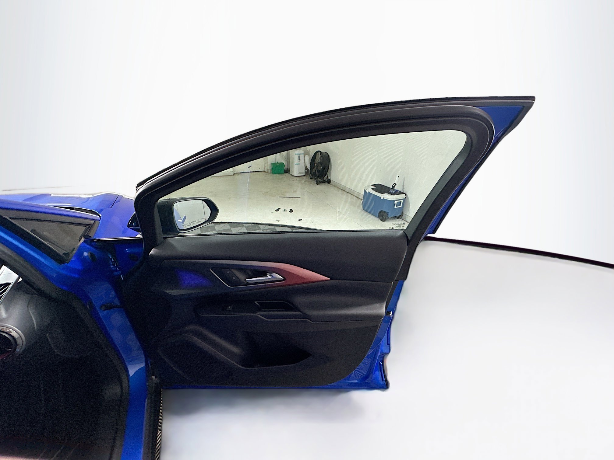 Used 2024 Chevrolet Equinox EV RS FWD image 31