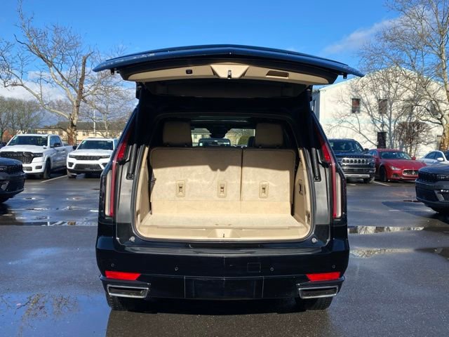 Used 2022 Cadillac Escalade Premium Luxury image 11