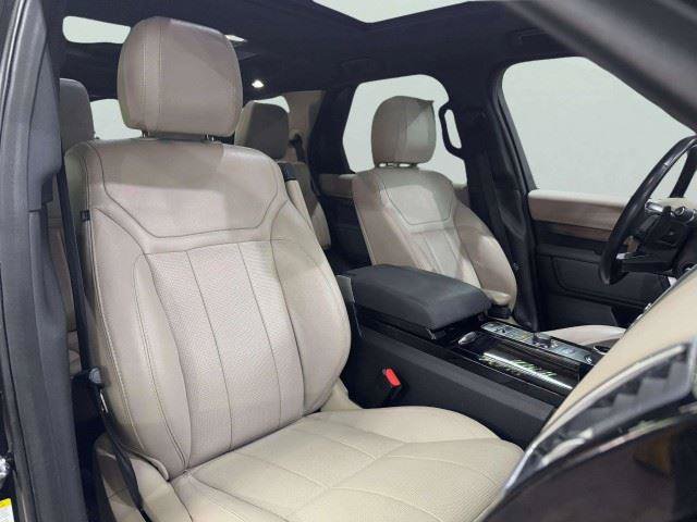 Used 2017 Land Rover Discovery HSE AWD/4WD image 48