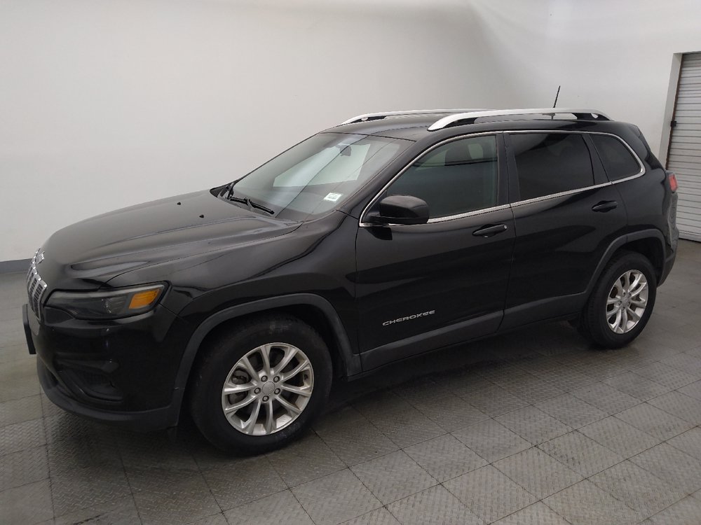 Used 2019 Jeep Cherokee Latitude w/ Popular Appearance Group FWD image 2