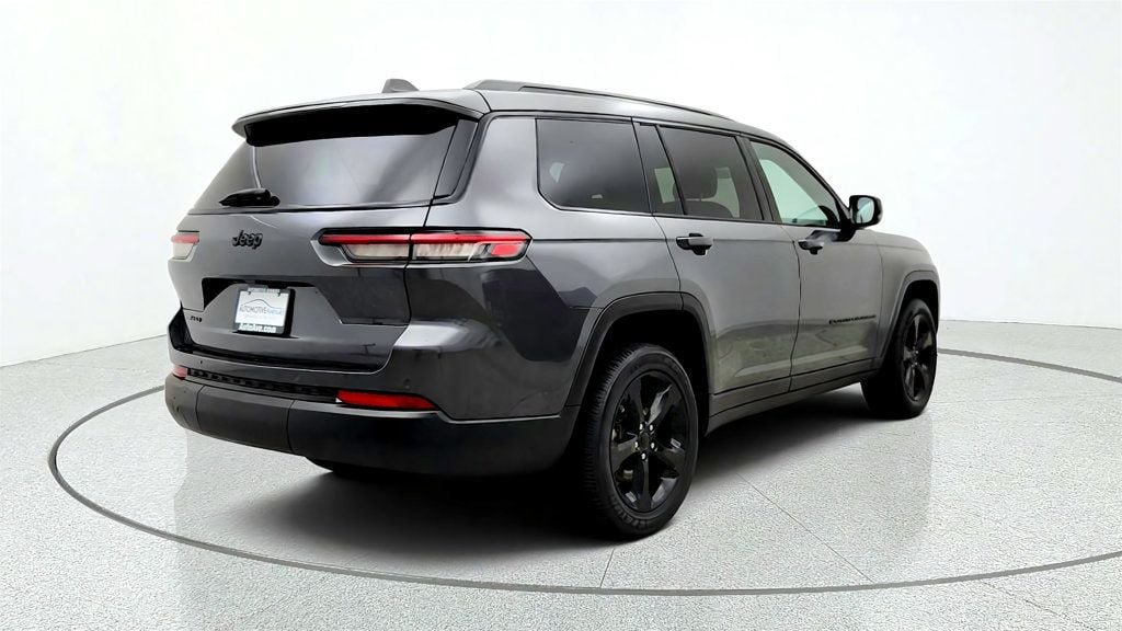 Used 2023 Jeep Grand Cherokee L Altitude AWD/4WD image 5