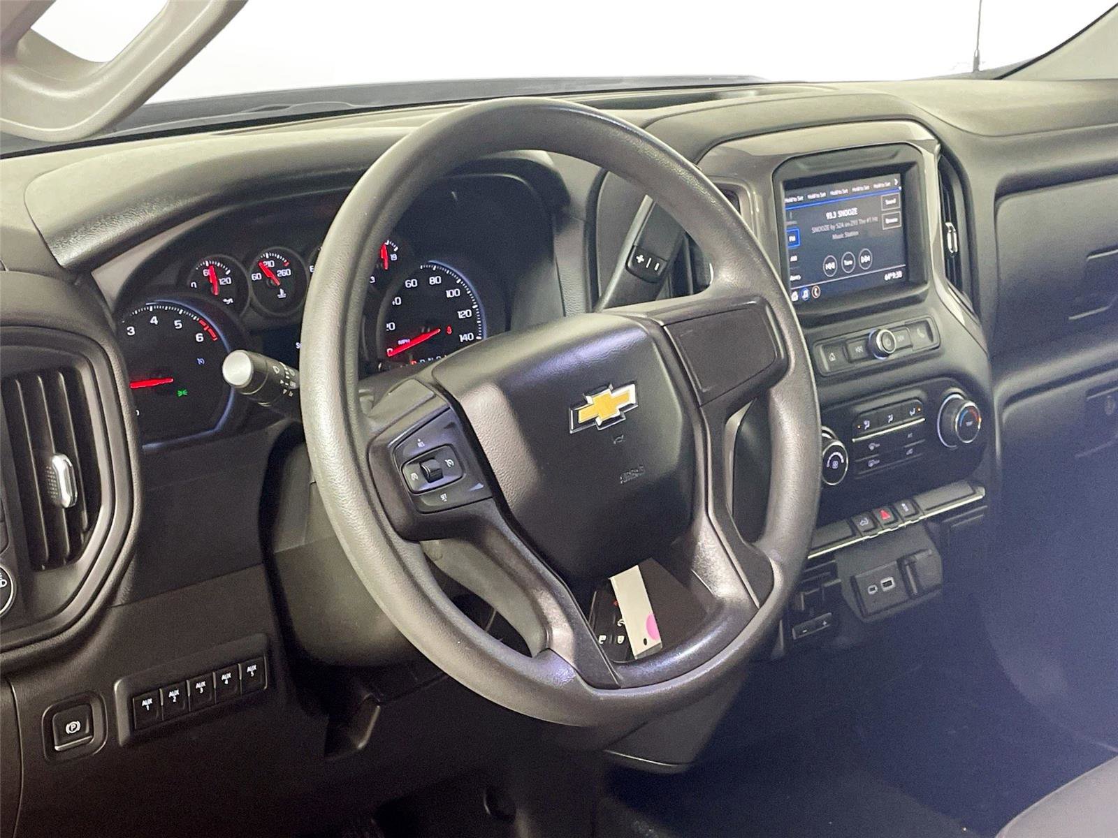 Used 2021 Chevrolet Silverado 1500 W/T w/ WT Value Package AWD/4WD image 17