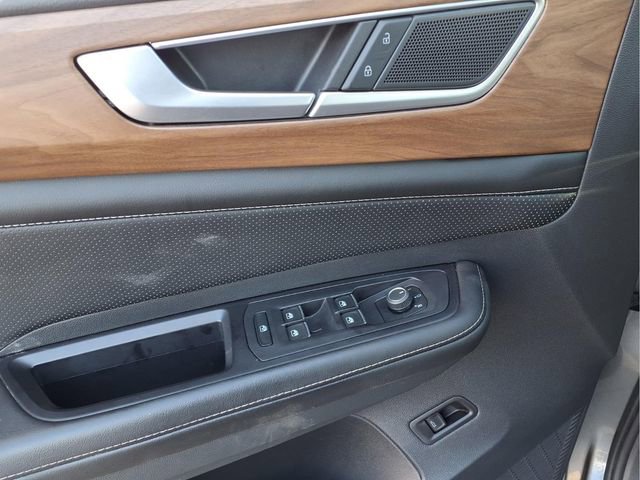 Used 2024 Volkswagen Atlas SE image 17