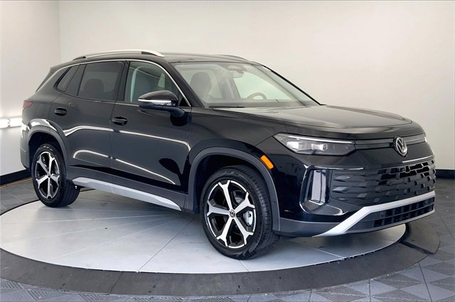 New 2025 Volkswagen Tiguan SE