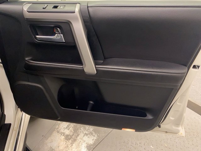 Used 2015 Toyota 4Runner Limited AWD/4WD image 26