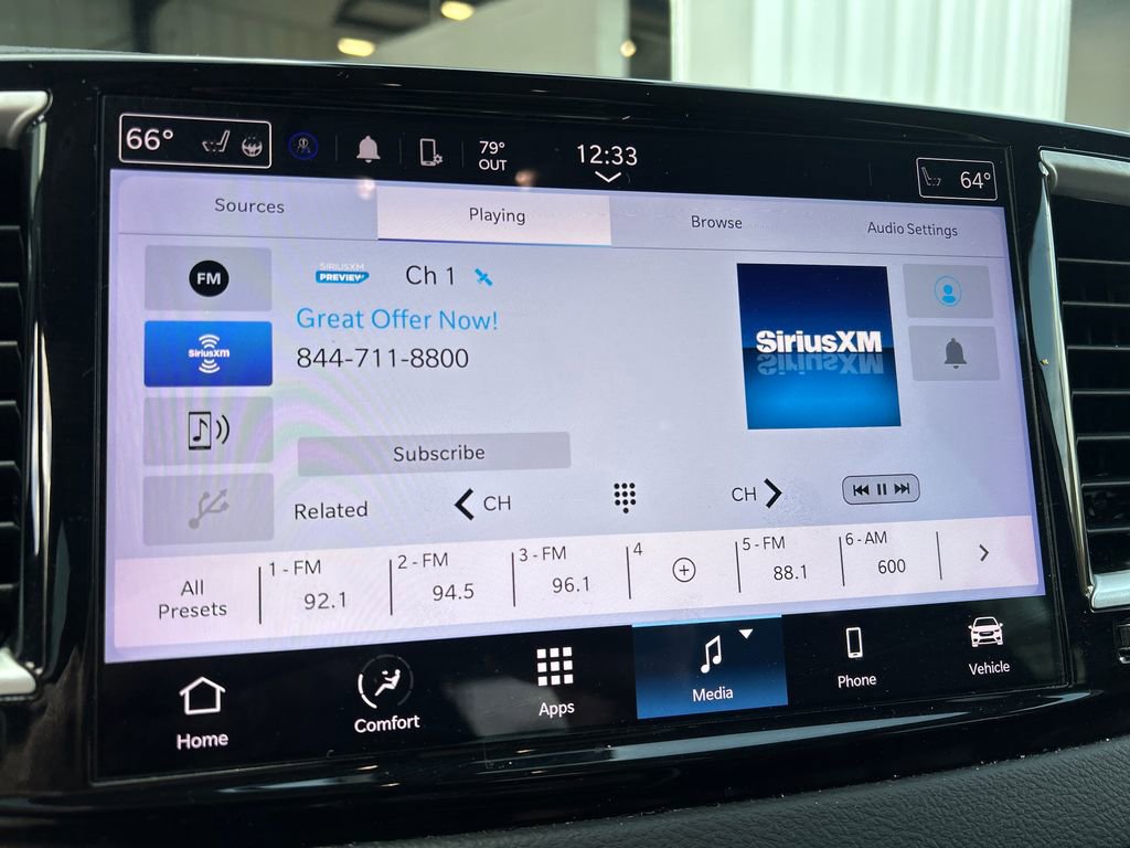 Used 2023 Chrysler Pacifica Touring-L image 21