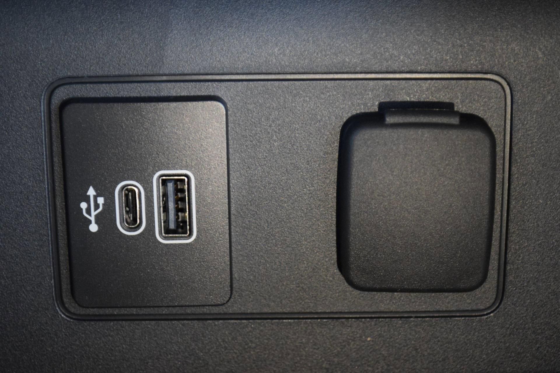 New 2026 Ford Explorer Active w/ Active Comfort Package image 16