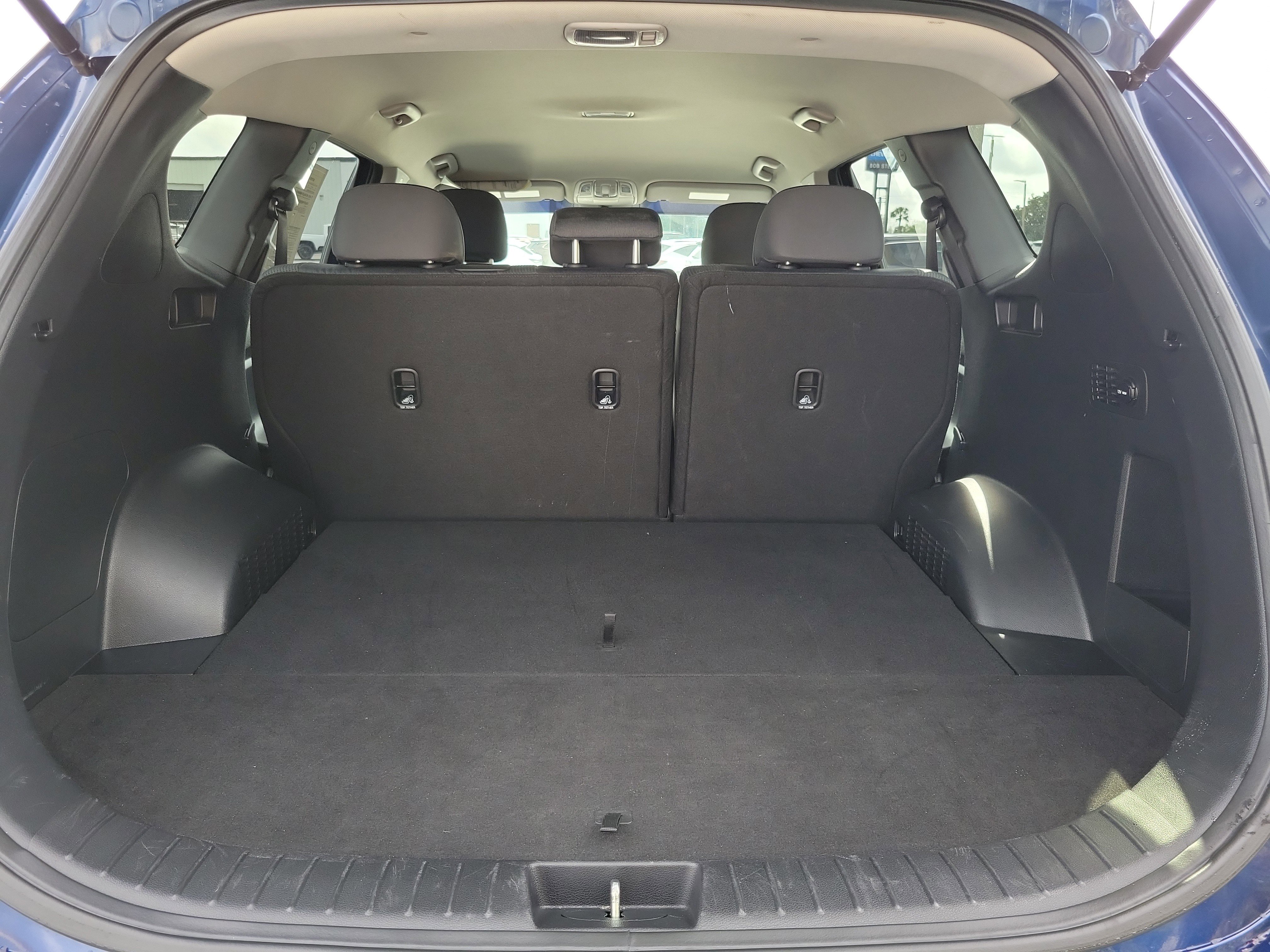 Used 2020 Hyundai Santa Fe SE image 10