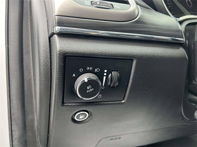 Used 2019 Jeep Grand Cherokee Limited w/ Trailer Tow Group IV image 13