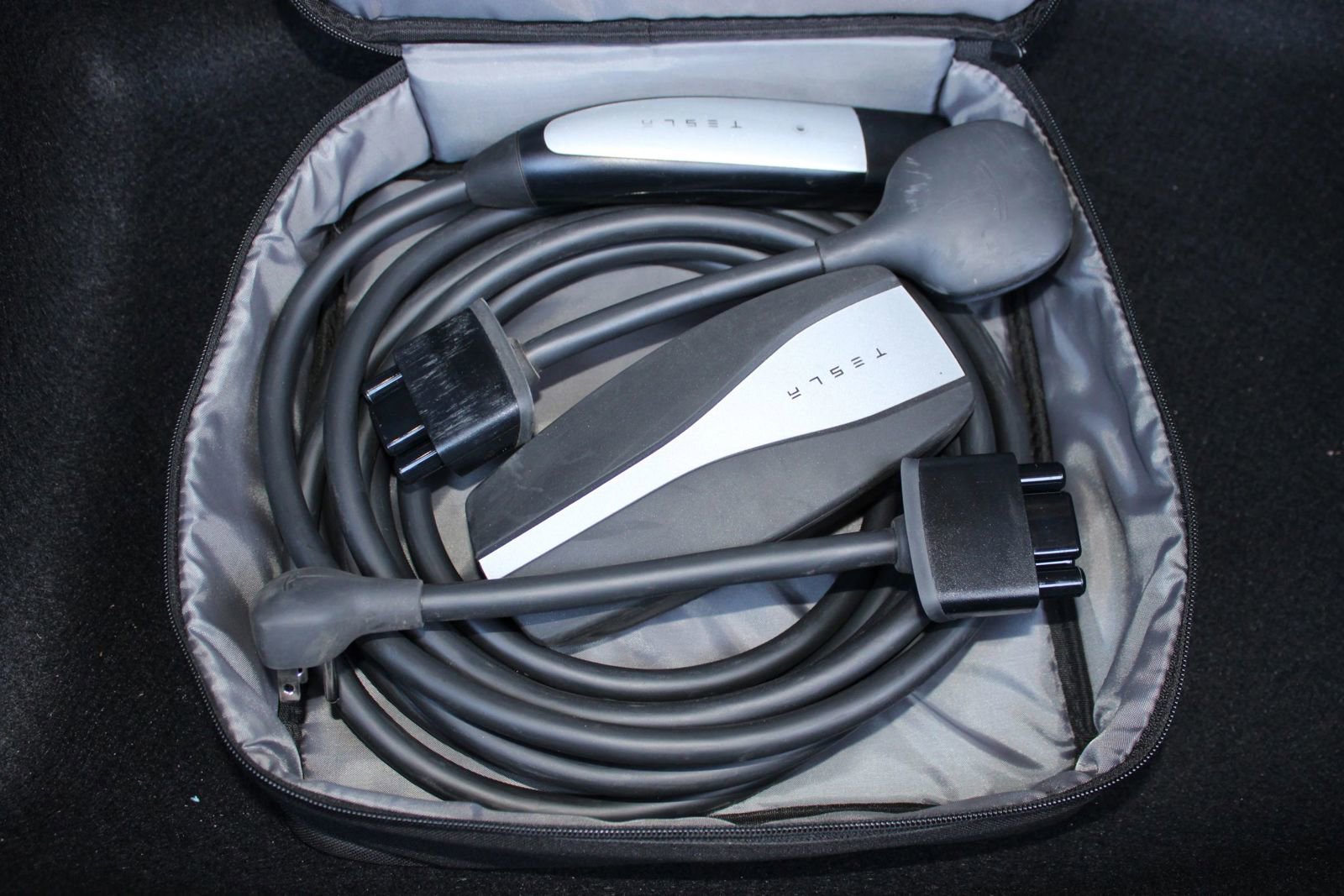 Used 2022 Tesla Model 3 Standard Range image 37