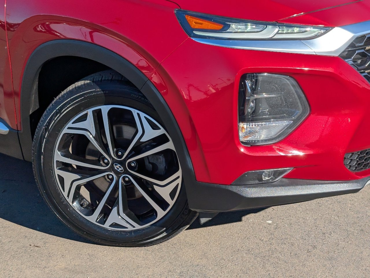 Used 2019 Hyundai Santa Fe Limited w/ Cargo Package image 10