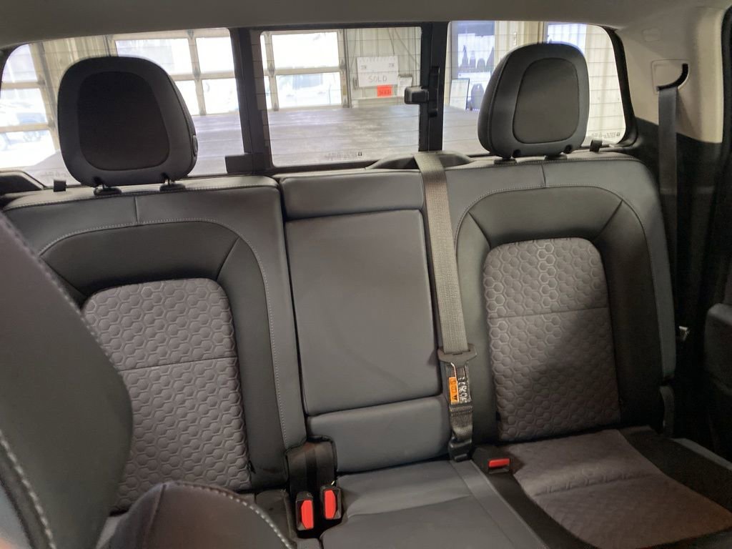 Used 2022 Chevrolet Colorado Z71 w/ Safety Package image 23