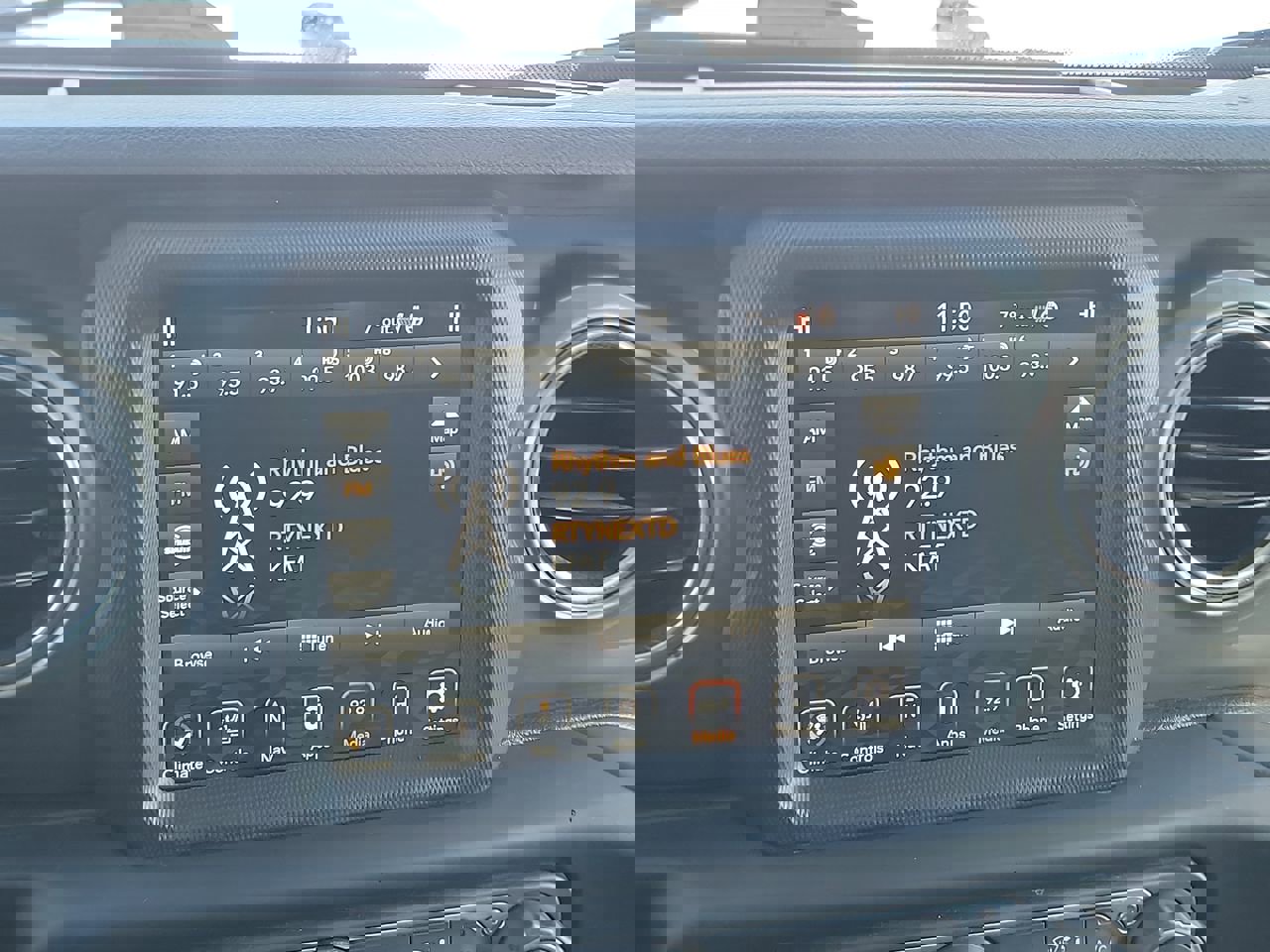 Used 2020 Jeep Gladiator Overland image 16