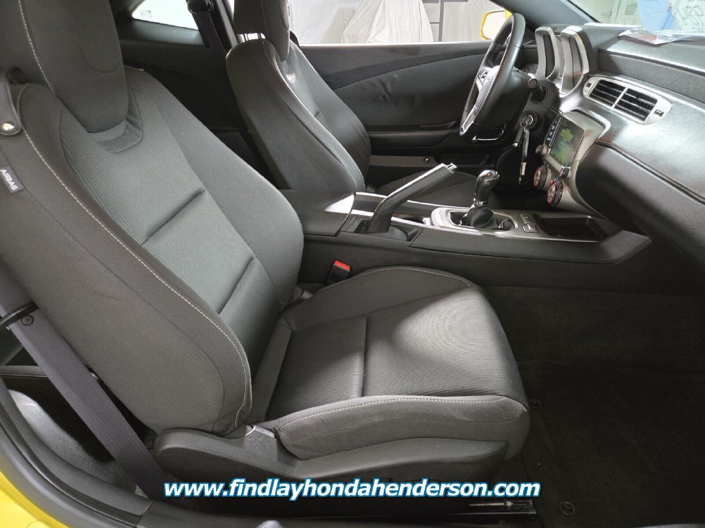 Used 2015 Chevrolet Camaro LT RWD image 19