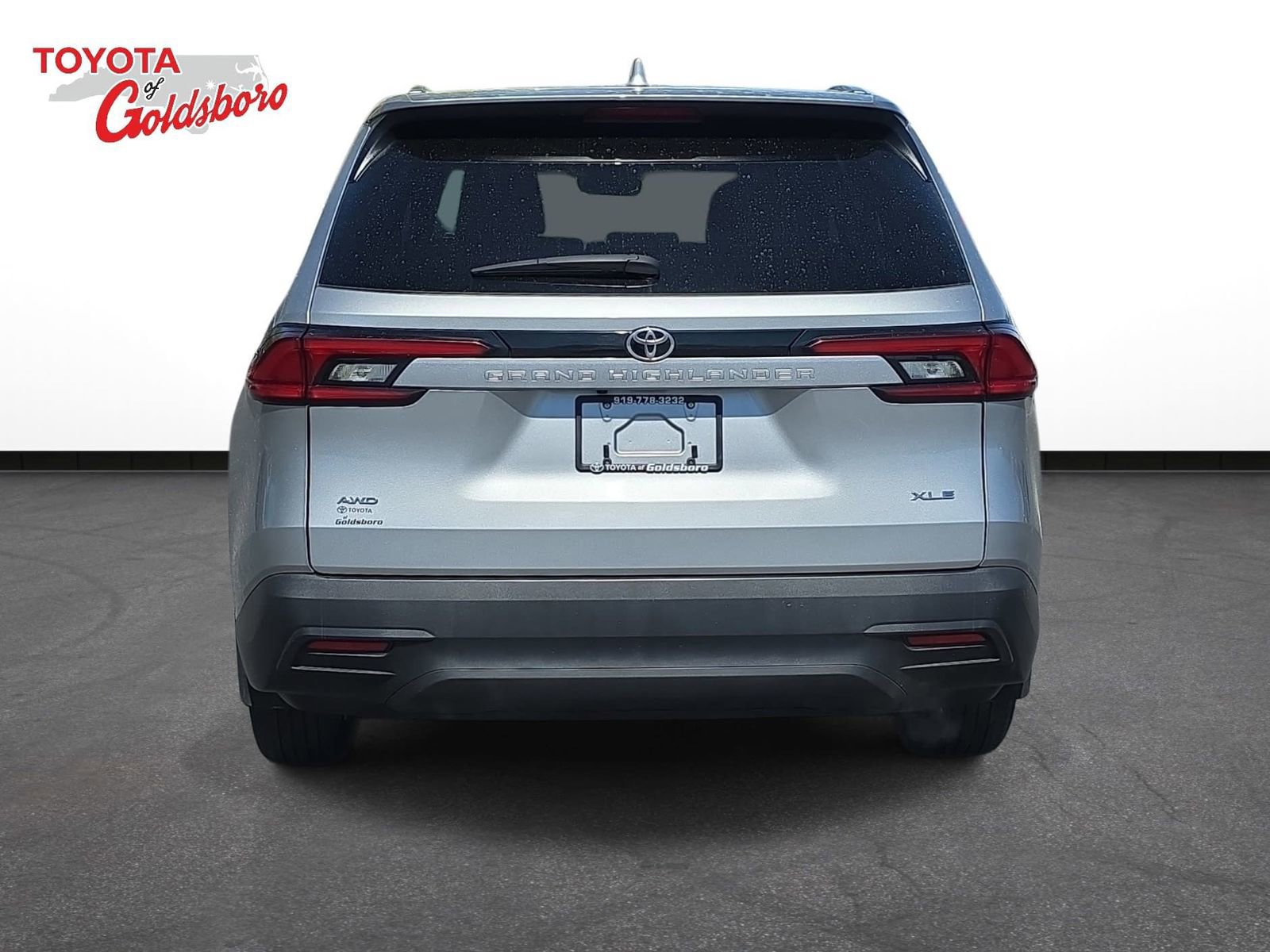 Used 2025 Toyota Grand Highlander AWD image 6