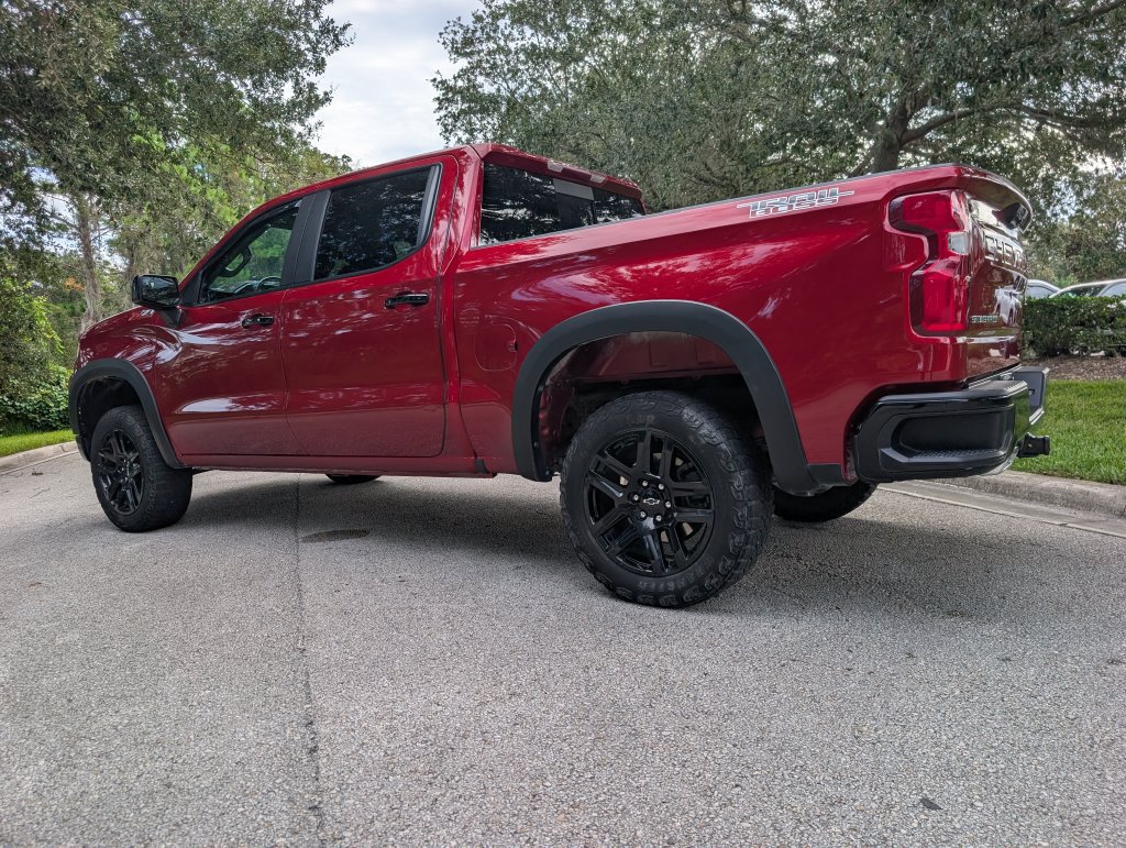 Used 2023 Chevrolet Silverado 1500 LT Trail Boss w/ Convenience Package II AWD/4WD image 6