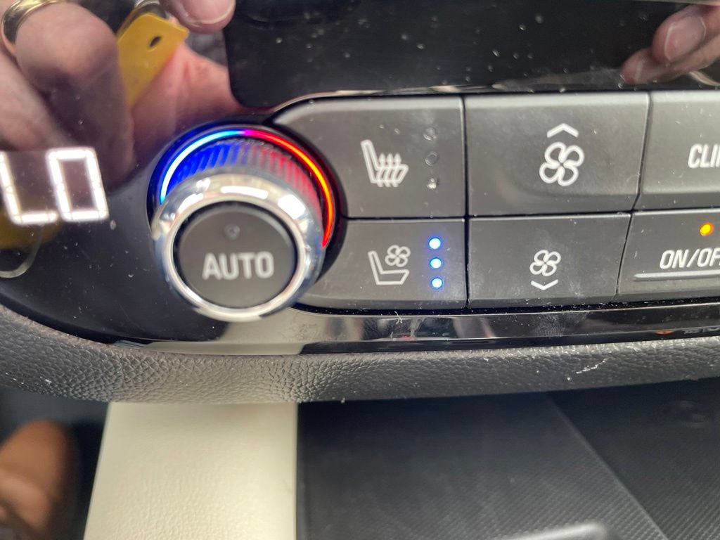 Used 2024 Buick Enclave Premium w/ Experience Buick Package FWD image 22