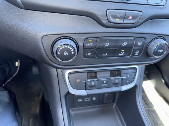 Used 2024 GMC Terrain SLE AWD/4WD image 10