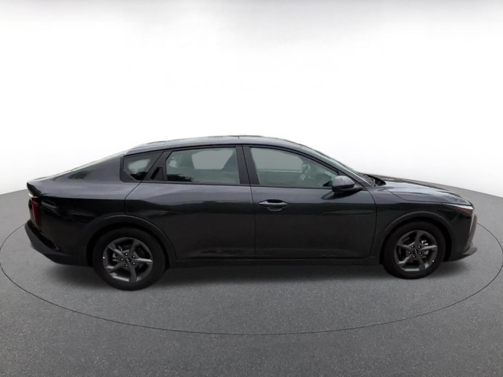 Used 2025 Kia K4 FWD image 16