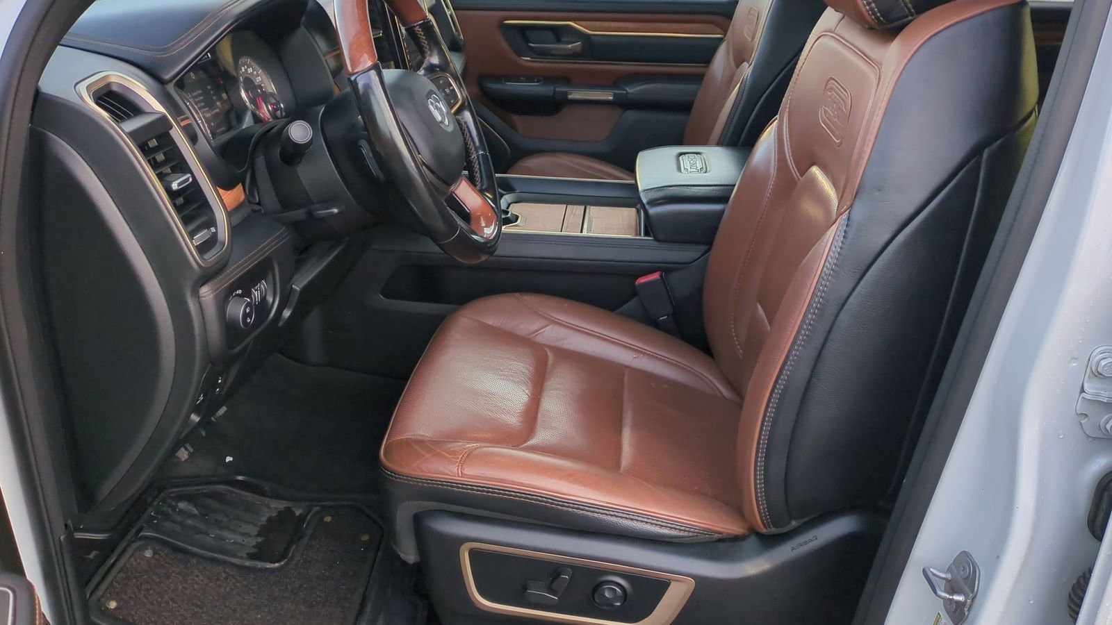 Used 2022 RAM 1500 Limited w/ Body-Colour Bumper Group image 17