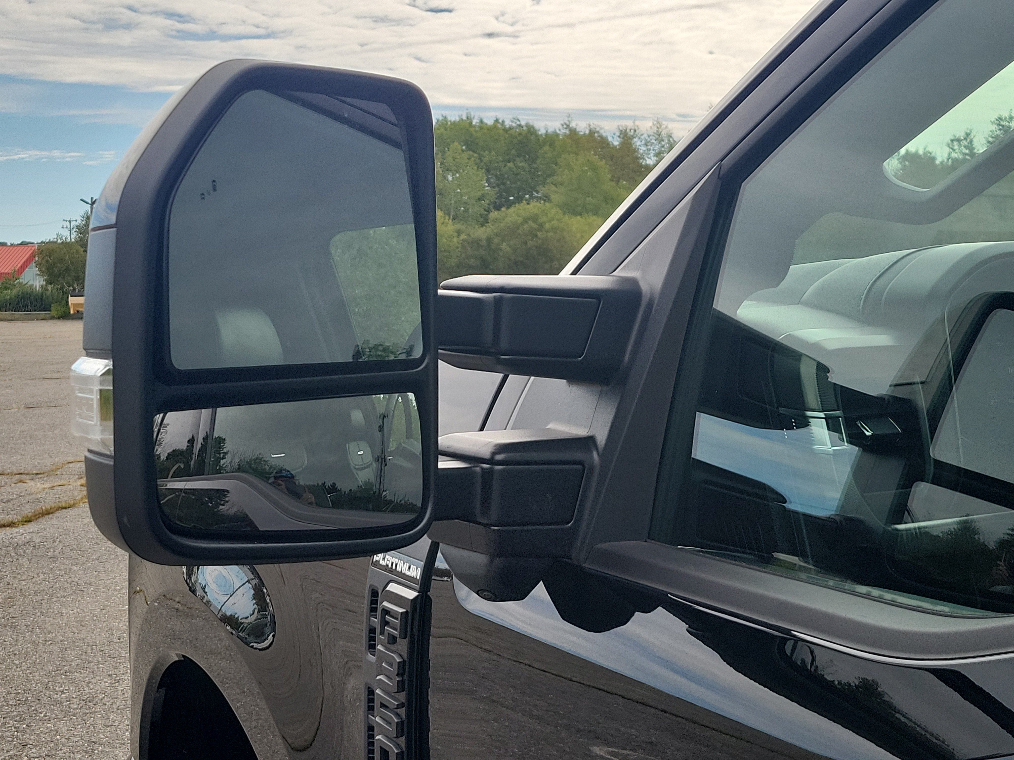 Used 2025 Ford F350 Platinum w/ FX4 Off-Road Package AWD/4WD image 10