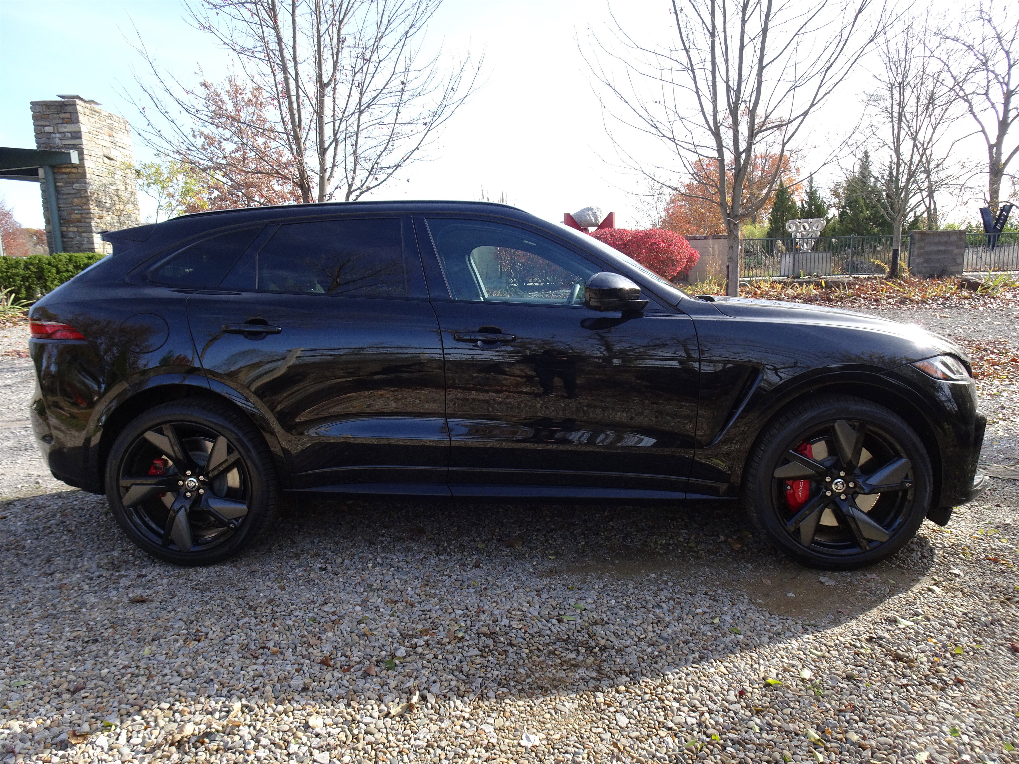 New 2026 Jaguar F-PACE SVR 575 Edition image 12