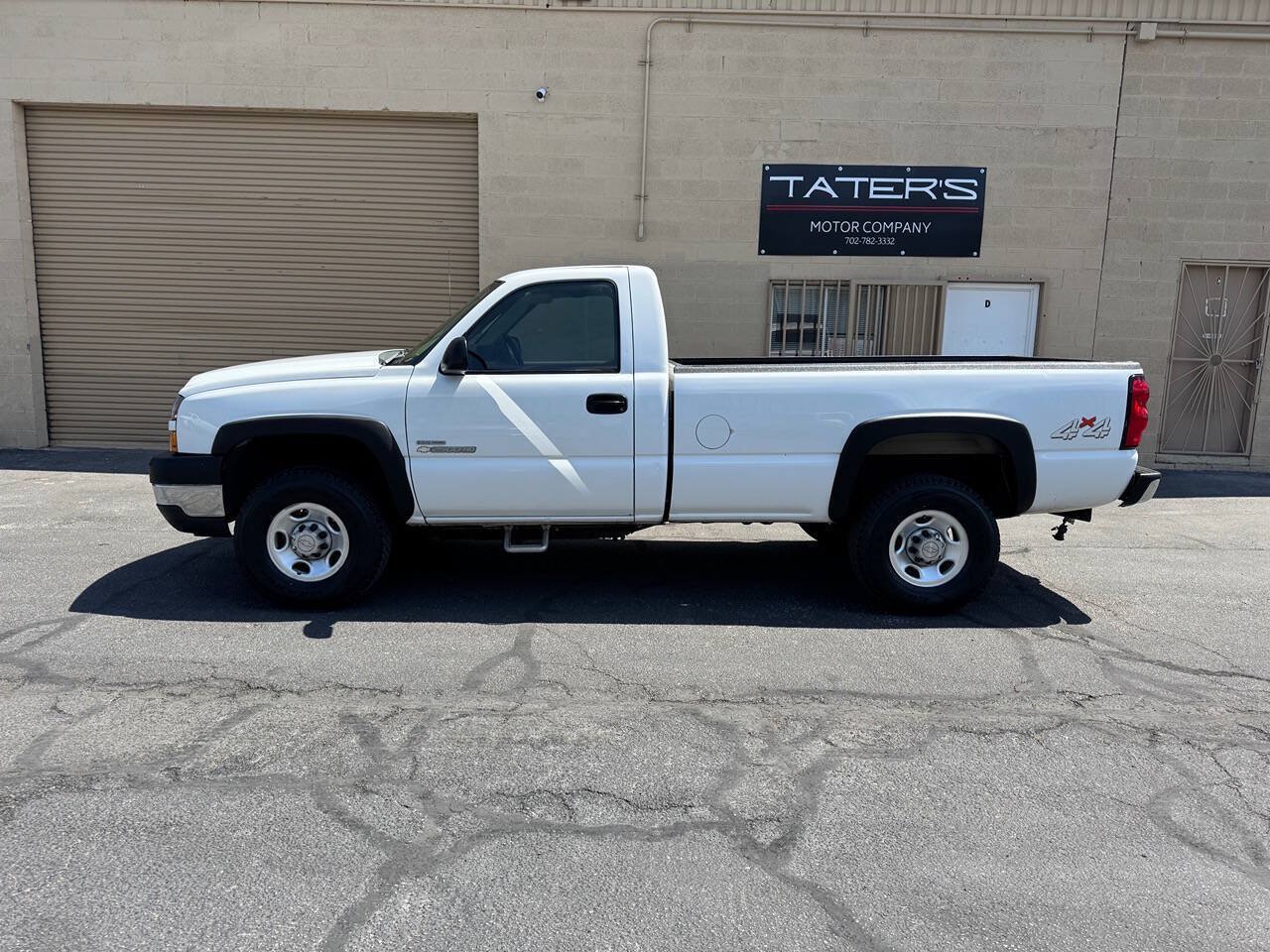 Used 2006 Chevrolet Silverado 2500 W/T w/ Heavy-Duty Power Package AWD/4WD image 5