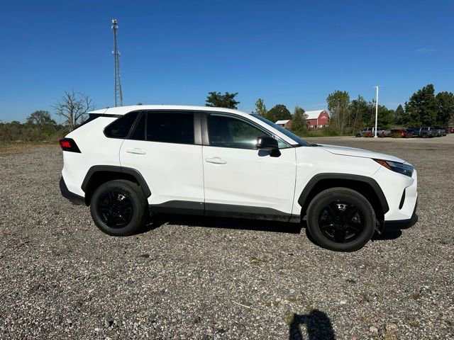 Used 2024 Toyota RAV4 LE image 4